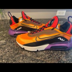 Air max 2090 size 9.5